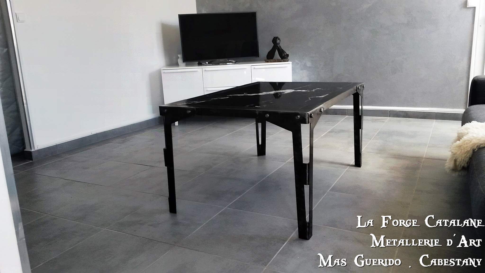table basse pieds plie rivete fer Forge Catalane Cabestany.jpg